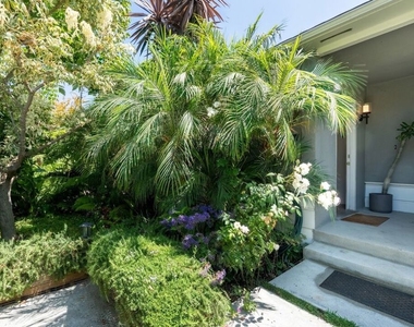 1216 Greenacre Avenue - Photo Thumbnail 5