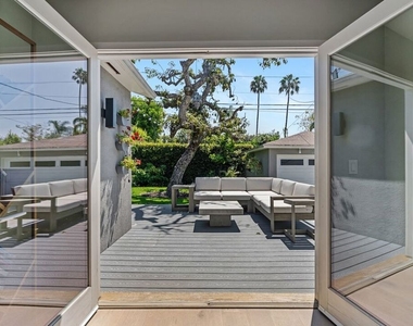 1216 Greenacre Avenue - Photo Thumbnail 15