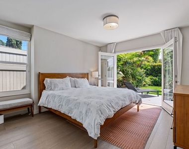1216 Greenacre Avenue - Photo Thumbnail 20