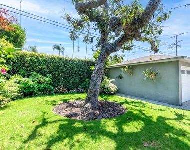 1216 Greenacre Avenue - Photo Thumbnail 3