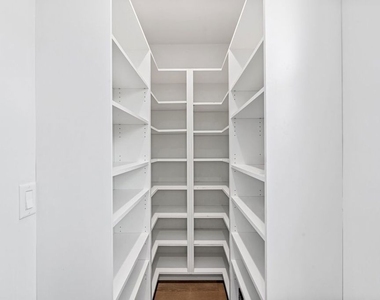 1216 Greenacre Avenue - Photo Thumbnail 18