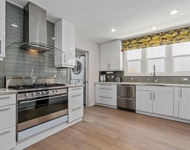1216 Greenacre Avenue - Photo Thumbnail 16