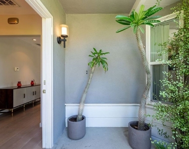 1216 Greenacre Avenue - Photo Thumbnail 7