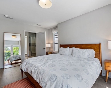 1216 Greenacre Avenue - Photo Thumbnail 22