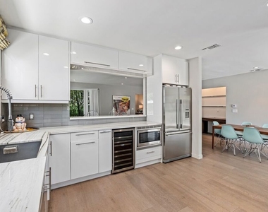 1216 Greenacre Avenue - Photo Thumbnail 17