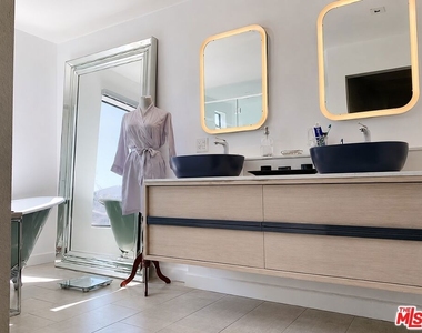 11615 Grande Vista Drive - Photo Thumbnail 17