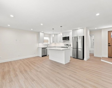 20212 W Gault Street - Photo Thumbnail 4