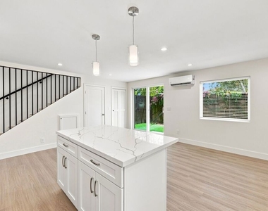 20212 W Gault Street - Photo Thumbnail 10