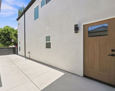 20212 W Gault Street - Photo Thumbnail 3