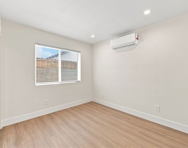 20212 W Gault Street - Photo Thumbnail 14