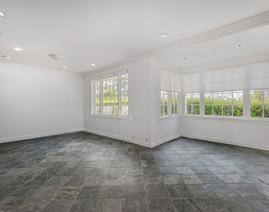 1201 Loma Vista Drive - Photo Thumbnail 9