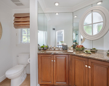 1201 Loma Vista Drive - Photo Thumbnail 7