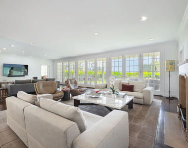 1201 Loma Vista Drive - Photo Thumbnail 4