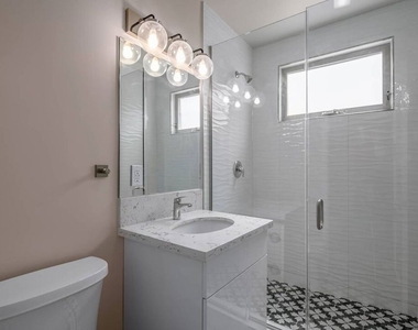 1553 S Saltair Avenue - Photo Thumbnail 3