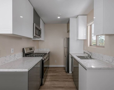 1553 S Saltair Avenue - Photo Thumbnail 4