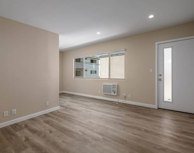 1553 S Saltair Avenue - Photo Thumbnail 5