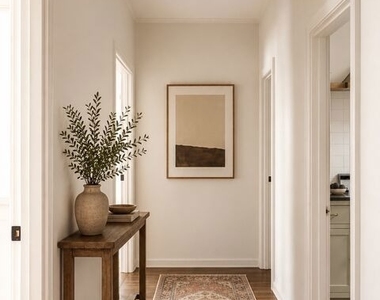 804 Westmount Drive - Photo Thumbnail 11