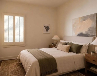 804 Westmount Drive - Photo Thumbnail 13