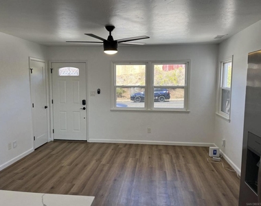 5375 Churchward St - Photo Thumbnail 3
