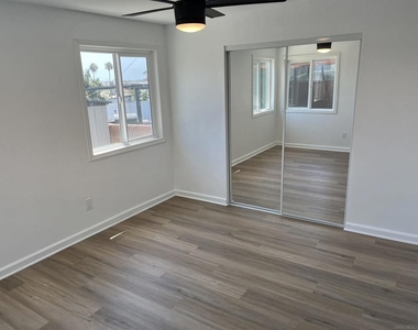 5375 Churchward St - Photo Thumbnail 4