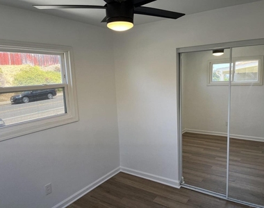 5375 Churchward St - Photo Thumbnail 6