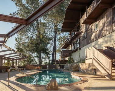 9450 Sunset Avenue - Photo Thumbnail 22