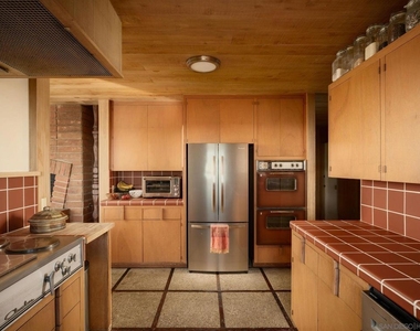 9450 Sunset Avenue - Photo Thumbnail 12