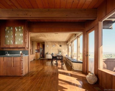 9450 Sunset Avenue - Photo Thumbnail 8