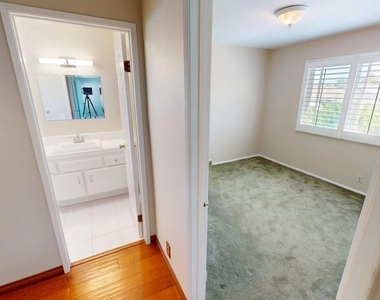 2431 Deerfield Court - Photo Thumbnail 15