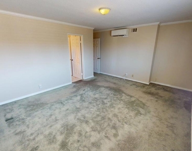2431 Deerfield Court - Photo Thumbnail 20