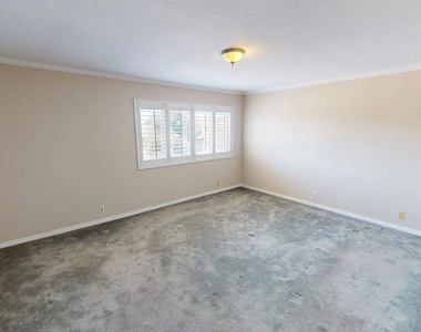 2431 Deerfield Court - Photo Thumbnail 19