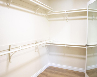 2794 Parkview Drive - Photo Thumbnail 11