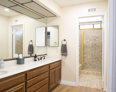 2794 Parkview Drive - Photo Thumbnail 13