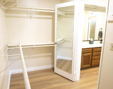 2794 Parkview Drive - Photo Thumbnail 10