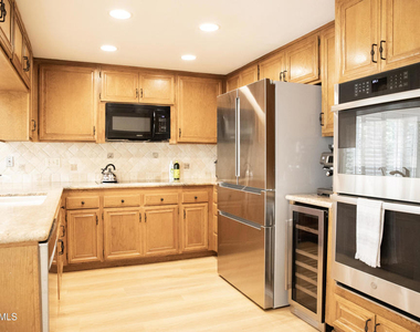 2794 Parkview Drive - Photo Thumbnail 6