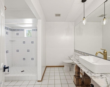 5536 Easterly Road - Photo Thumbnail 22