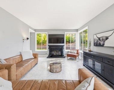 5536 Easterly Road - Photo Thumbnail 10