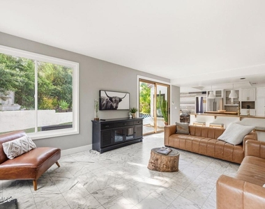 5536 Easterly Road - Photo Thumbnail 9