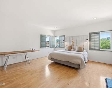5536 Easterly Road - Photo Thumbnail 16