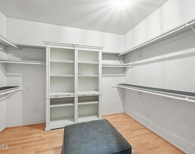 5536 Easterly Road - Photo Thumbnail 21