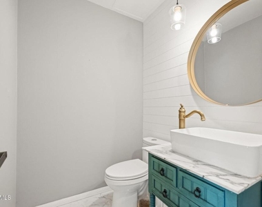5536 Easterly Road - Photo Thumbnail 24
