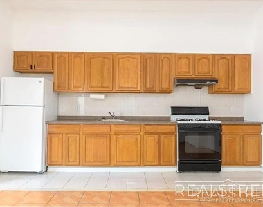 39 Debevoise Street - Photo Thumbnail 2