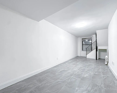 210 East 83rd Street, New York, NY 10028 - Photo Thumbnail 5