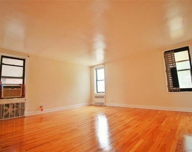 8830 182nd Street - Photo Thumbnail 2