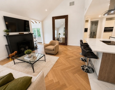 18 Kirk Lake Drive - Photo Thumbnail 5