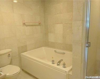 88 Cuttermill Road - Photo Thumbnail 10