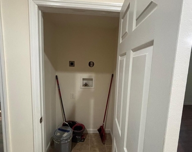 141 Huguenot Drive - Photo Thumbnail 12