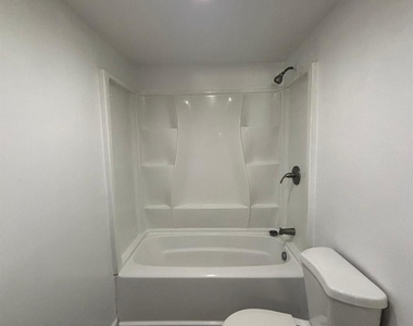 141 Huguenot Drive - Photo Thumbnail 9