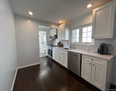 17 Cottonwood Road - Photo Thumbnail 3
