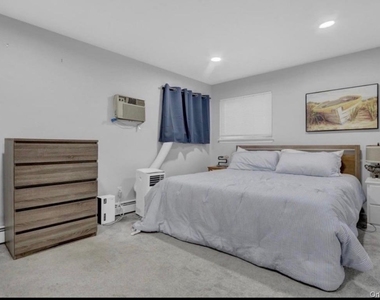 220 E Chester Street - Photo Thumbnail 6